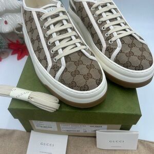 SOLD!!  Gucci Brown GG  Monogram low top platform Sneakers size 11 made in Italy